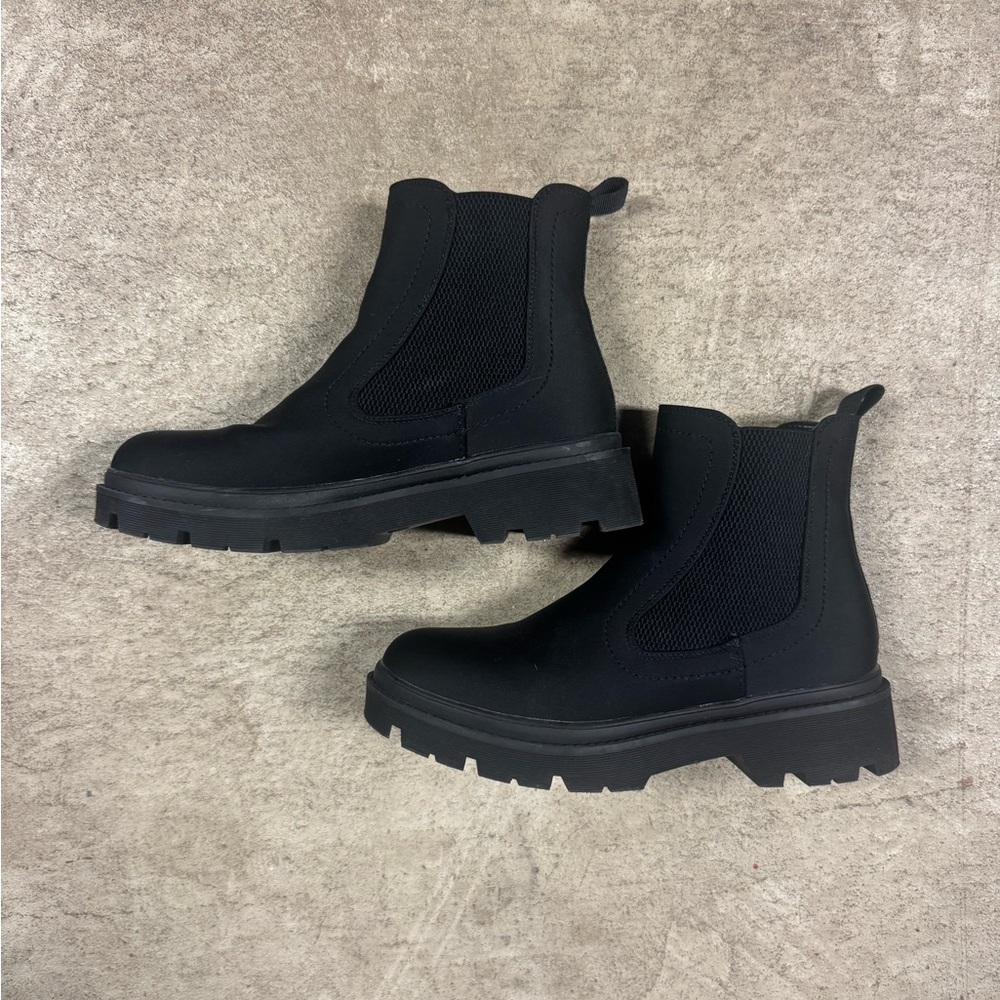 Black Boots